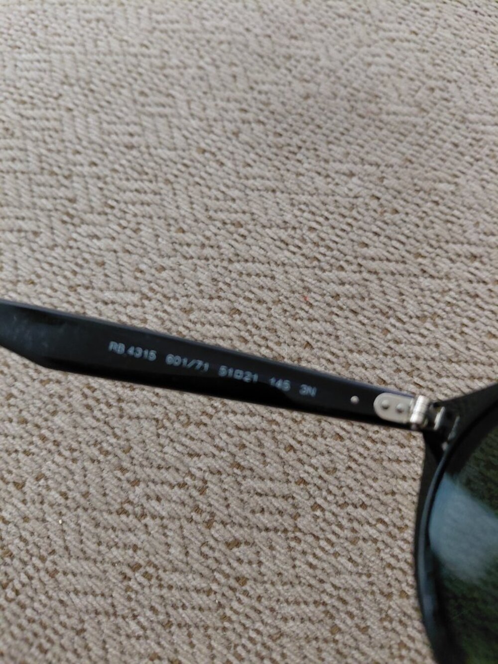 Ray-Ban 4315 Black Oval Sunglasses Women Flaw - Picture 3 of 8